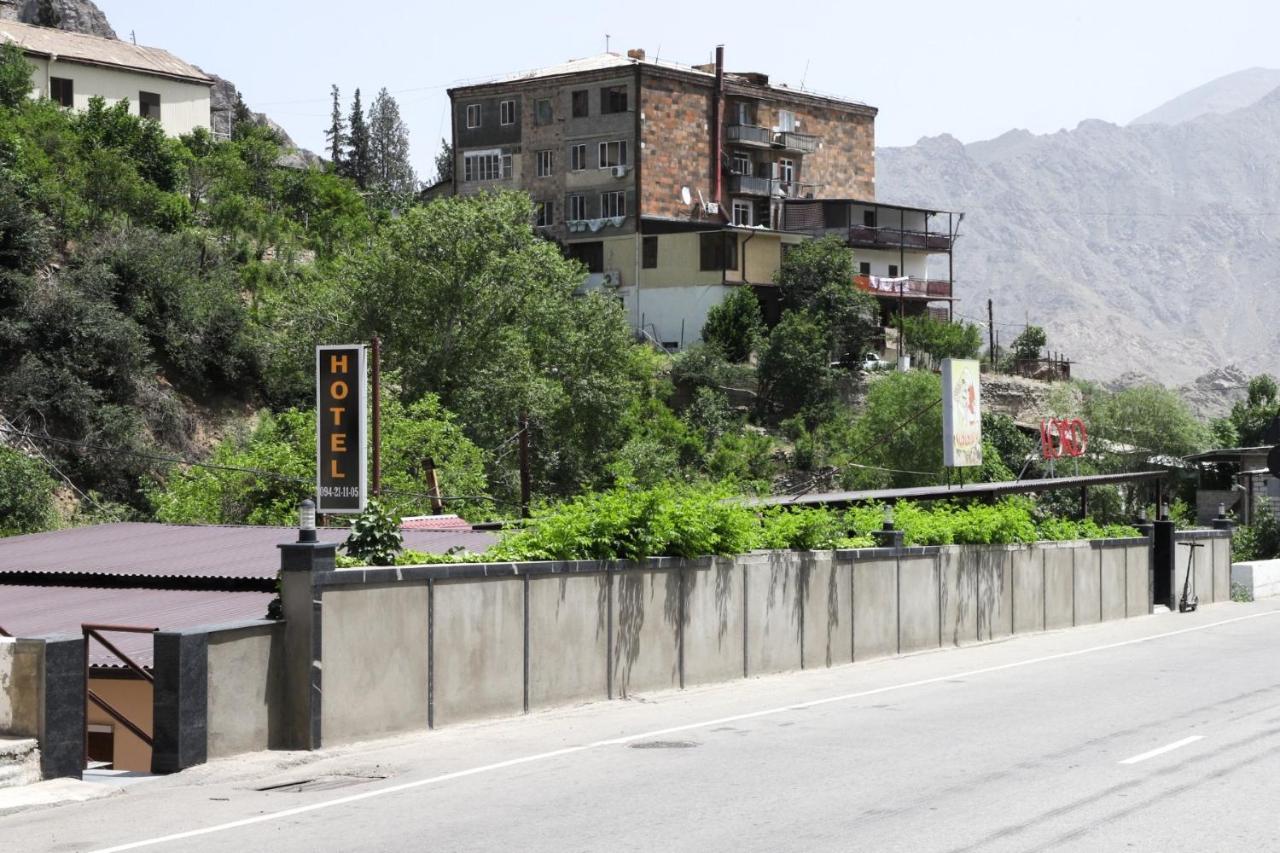 Naberejni Ξενοδοχείο Meghri Εξωτερικό φωτογραφία